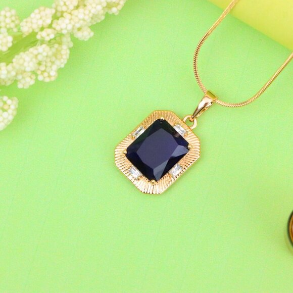"Royal Blue Gold Plated Pendant with Vintage Inspired Frame Design, XPPT1784 - Picture 3 of 13